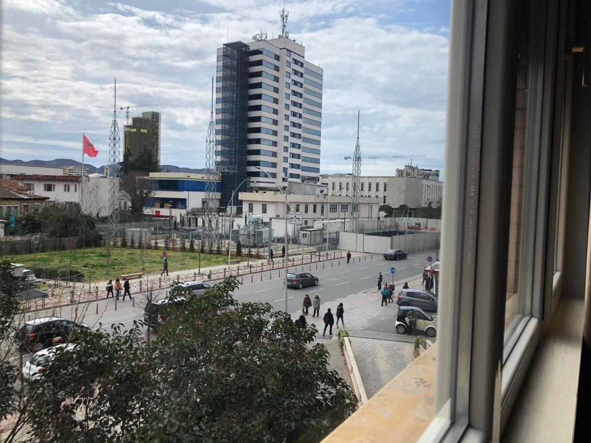 In Center Hotel Tirana Exterior foto
